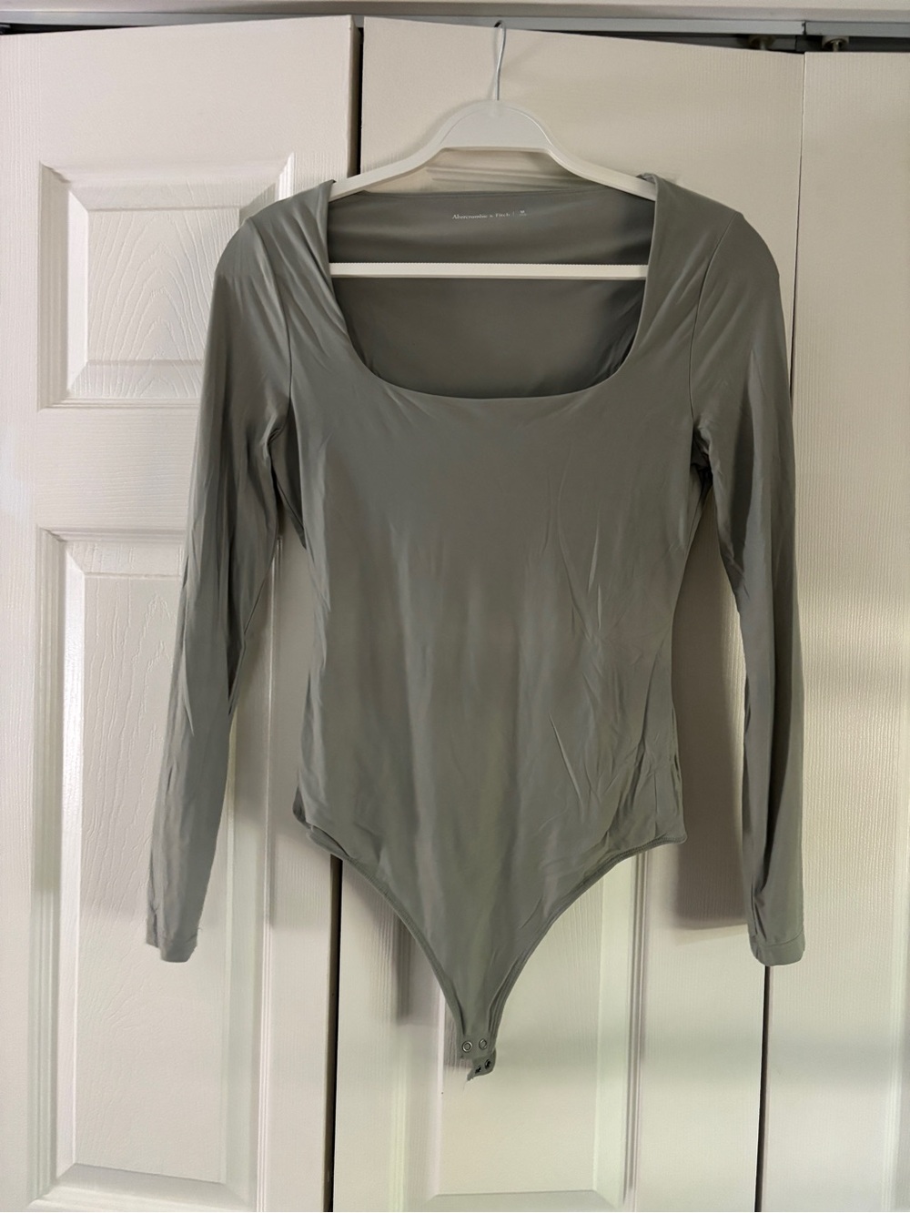 Abercrombie & Fitch Long-Sleeve Scoop Neck Bodysuit - Green